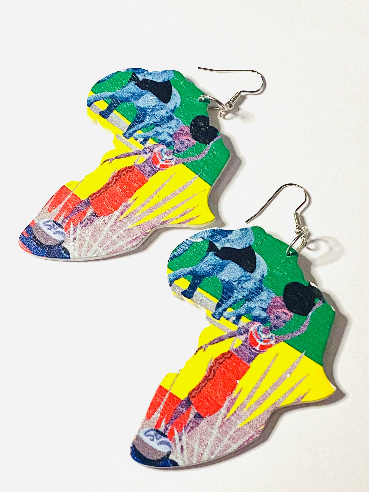 Landing Queen Earrings